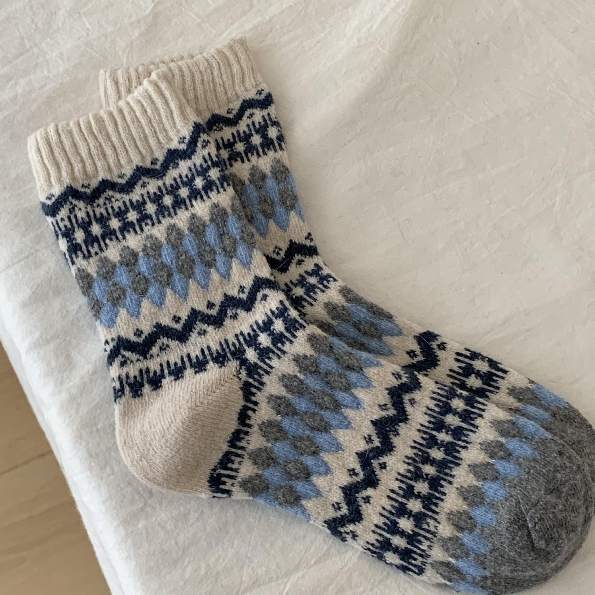 

Bow Puppy Gray Gray Simple And Versatile Mid-Leg Socks Thickened Warm Socks One size