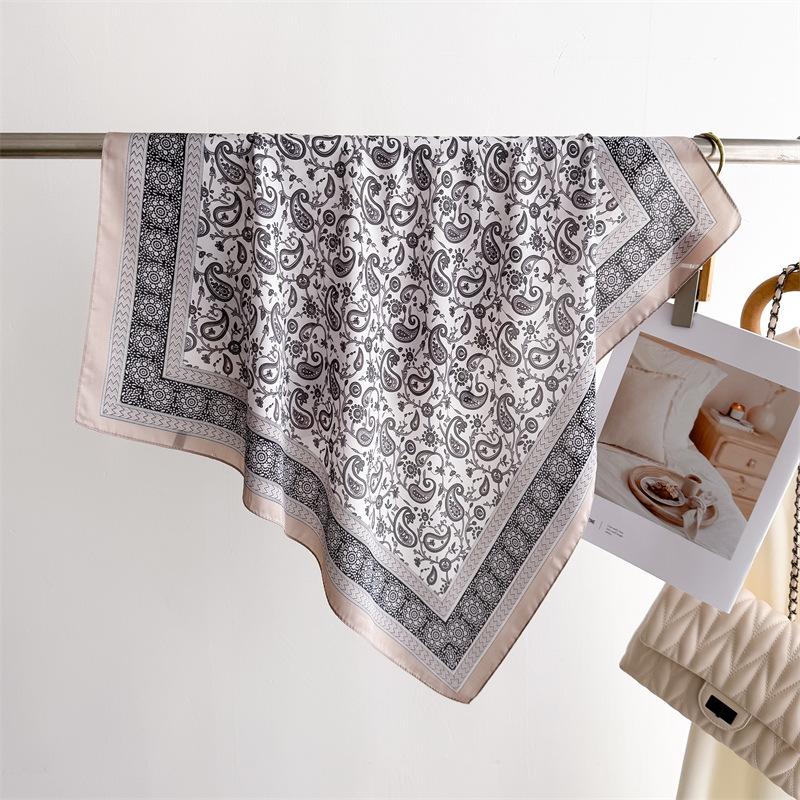 Cashew 70cm Kleines Quadratisches Tuch Imitation Seidentuch Kopftuch Bedrucktes Halstuch Professionelles Tuch