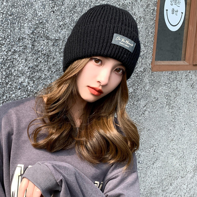 On the Moment Lettering Beanie C2 Black C1 Black