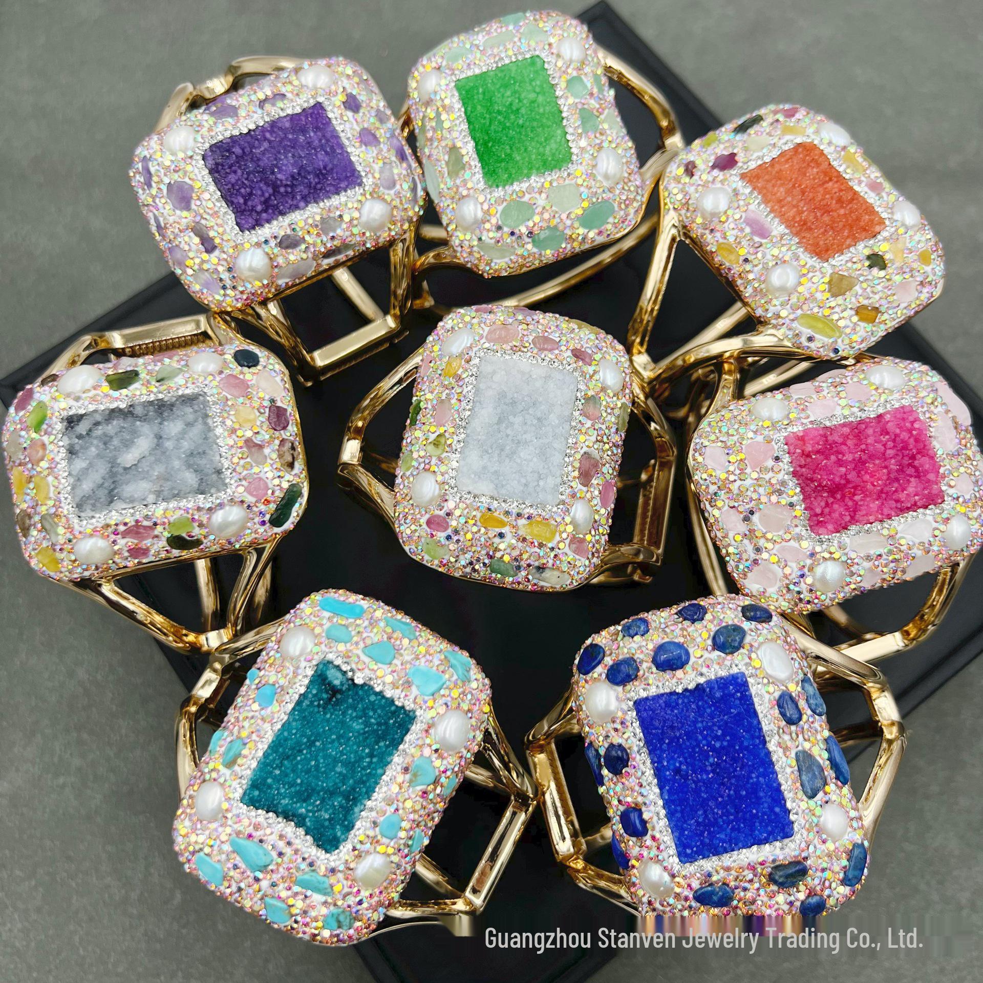 

Exquisite Retro Mineral Crystal Tooth Bangle зелёный