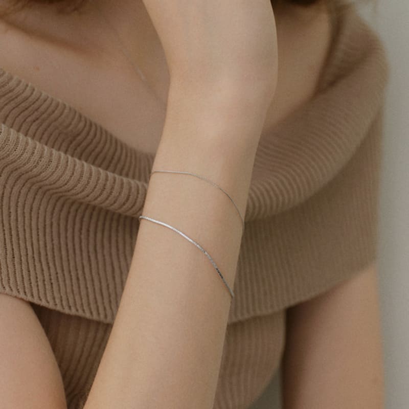 NORMALLEE [White gold] Silky Line Bracelet