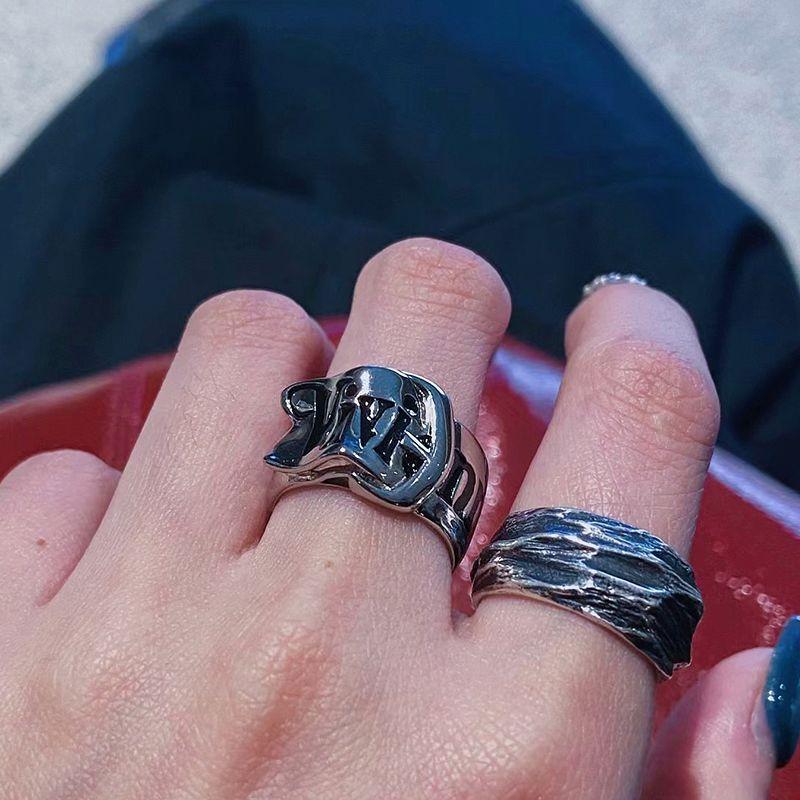 Gürtelschnallenring Nischendesign Klassisches LOGO Schwarz gefärbtes Metall Retro-Trend Punk Paar Hip-Hop-Stil Ins