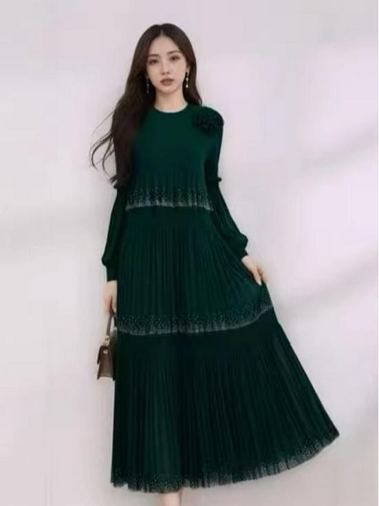 European & American Plus Size Pleated Dress with Rhinestones & 3D Flowers - Elegant Solid Color Long Women's Fashion