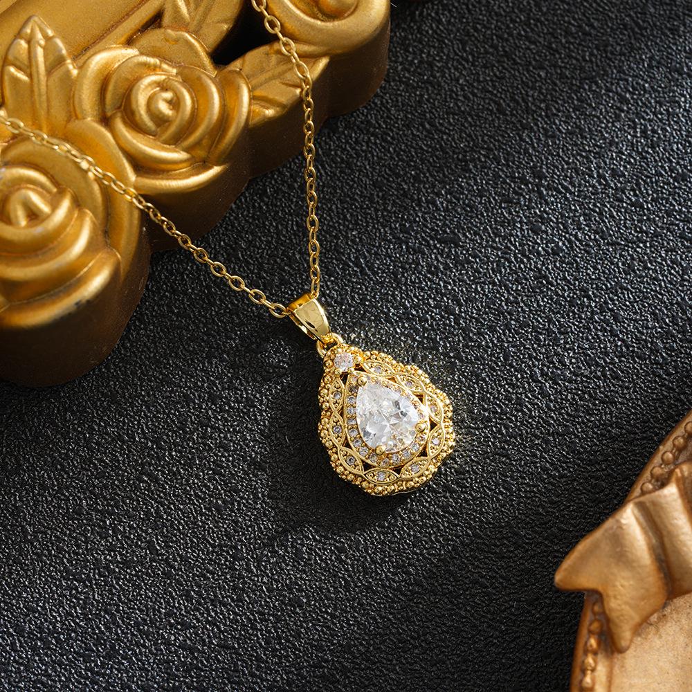 

Gold and Silver Luxury Pendant Necklace with Dove Egg and Rhinestones