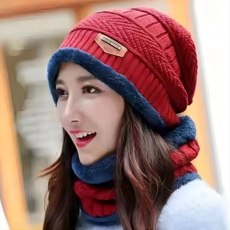 Hats men's and women's autumn and winter outdoor pullover to cover ears and keep warm knitted wool hats men's hats piled and thickened scarves