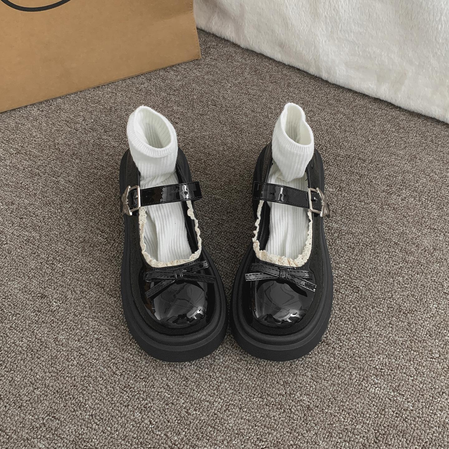 

White retro high-end British platform small leather shoes women s 2025 new autumn skirt versatile Mary Jane shoes 35 чёрный