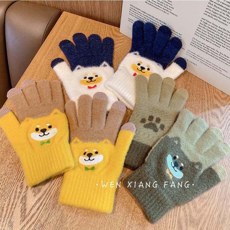 Touchable Screen Warm Gloves for Women In Winter Riding with Cold Protection for Five Fingers Korean Cute Cartoon Bear Plus Velvet Thickened