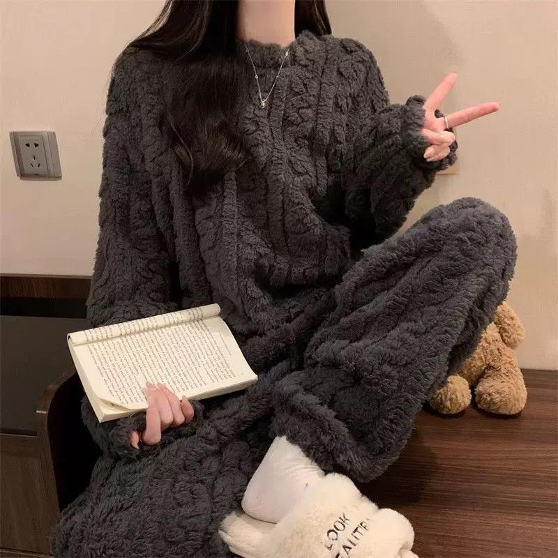 Jacquard Plush Coral Fleece Pajamas: Cozy Two-Piece Set for Autumn and Winter, Loose Fit for Couples