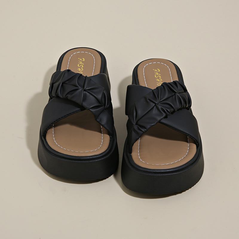 

thick-soled beach slippers women s fashion versatile 2025 new casual summer wear soft-soled muffin one-word sandals women 35 чёрный