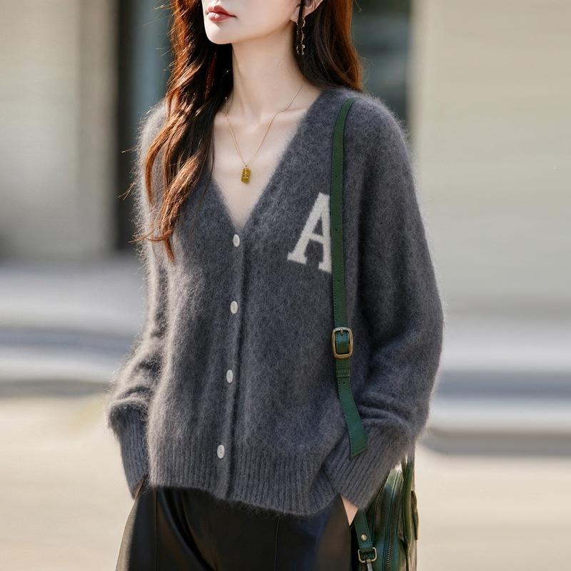 New Autumn-winter Wool Plush Knitted Cardigan with V-neck Wool Sweater for Women, Casual and Cozy Coat.