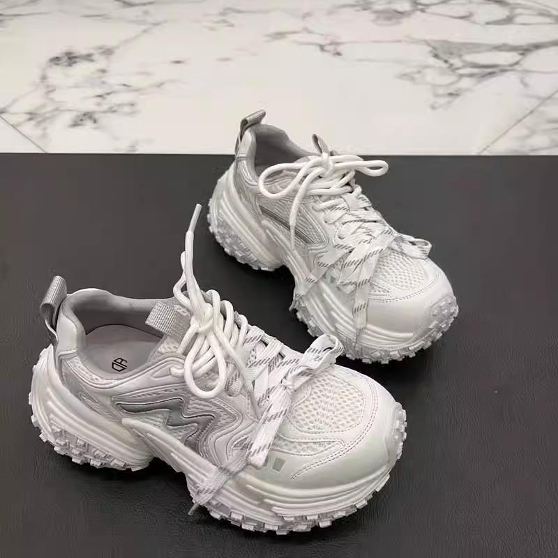 2025 catwalk dad shoes women's ins trendy retro old breathable thick sole heightening dirty fried street sneakers women