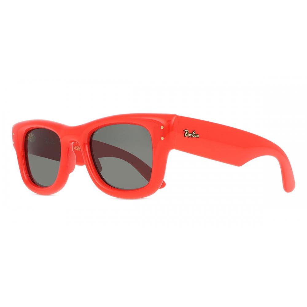 Ray Ban Unisex Wayfarer Puffer Sunglasses 683187