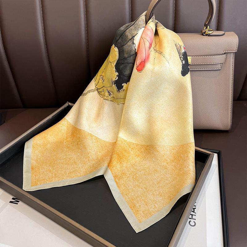 1116 New ink and wash lotus mulberry silk silk scarf women's silk scarf Hangzhou silk 71 square scarf for mothers and elders