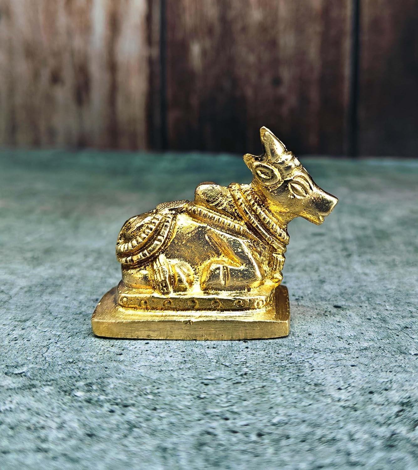 Маленькая статуэтка быка Нанди из латуни, Мурта быка Васту для пуджи в храме, дома - 4,7 см