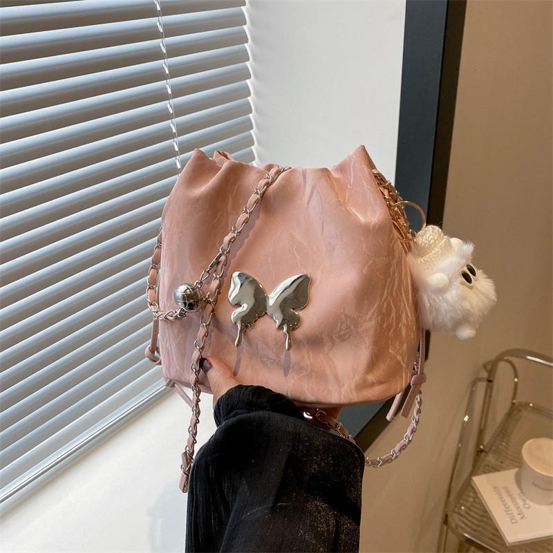 Trendige PU-Beuteltasche für Damen in Schwarz, Pink, Blau, Weiß, Silber mit stilvoller Steppung