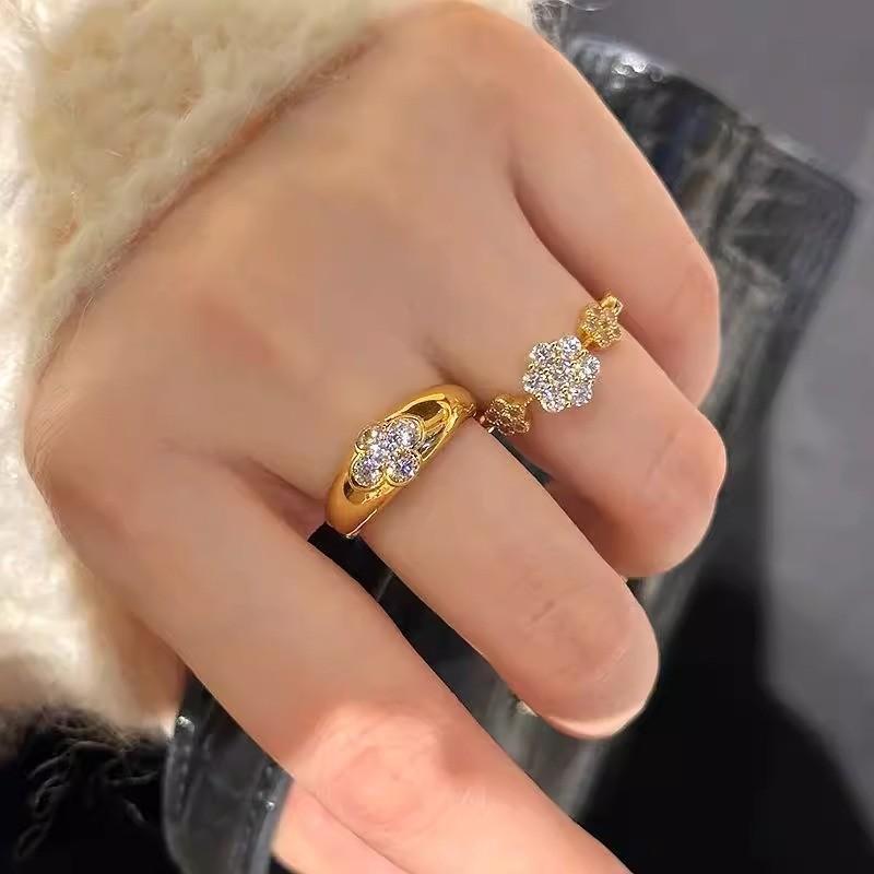 Luxurious Open Adjustable Floral Design Ring For Women Featuring Brilliant Sparkling Diamonds