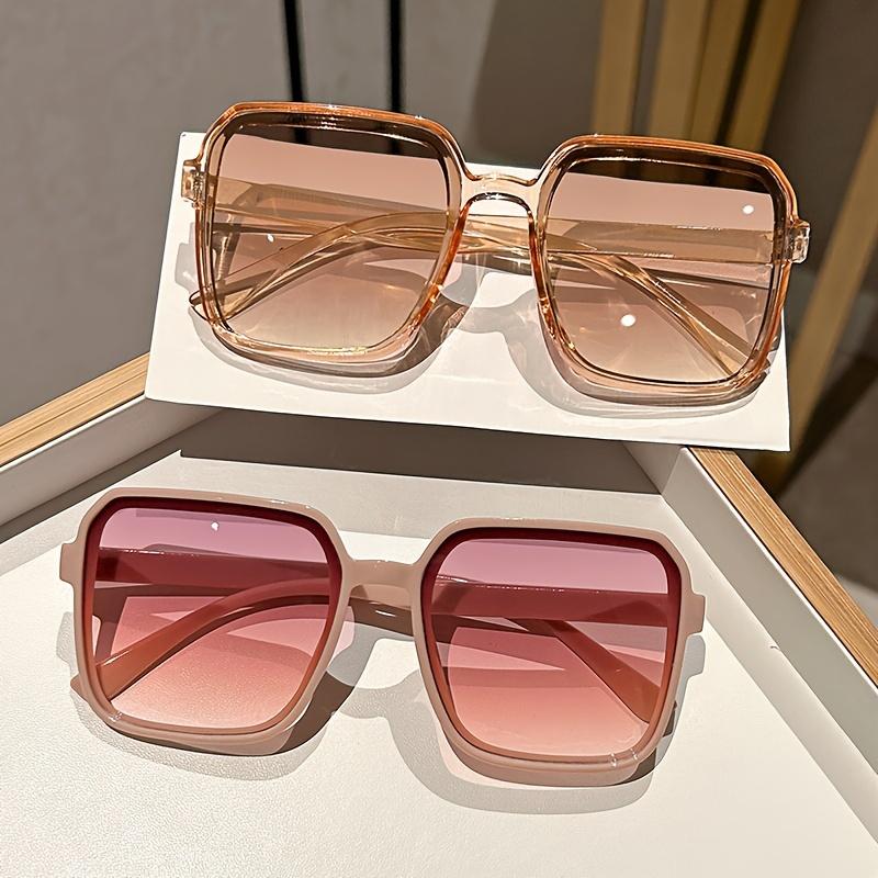 Extra Large Fashionable Fashion Sunglasses for Women with Square Plastic Decorative Glasses for Daily Use and Outdoor Travel