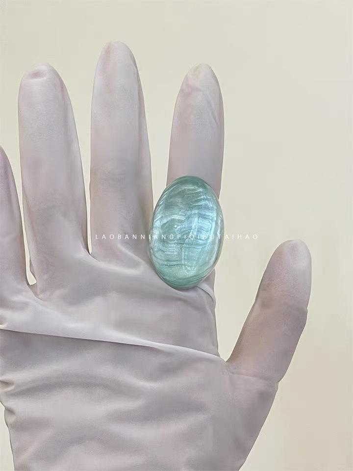 

Стильное овальное кольцо из перламутровой глазури и смолы – легкий роскошный европейский и американский дизайн