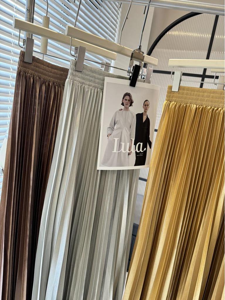 European & American Women's Metallic Pleated Midi Skirt - Spring/Summer Collection