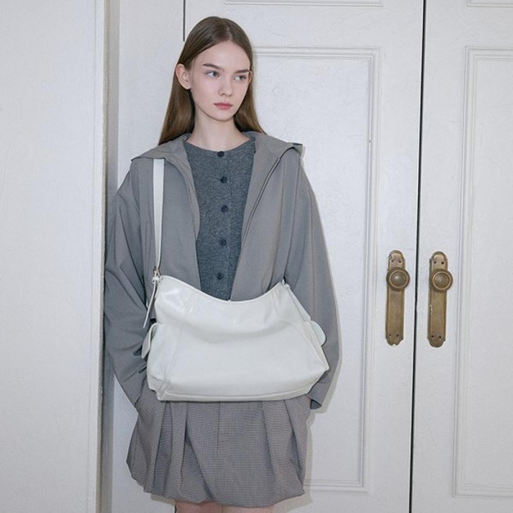 Soft Square Shoulder Bag Ar7ab224