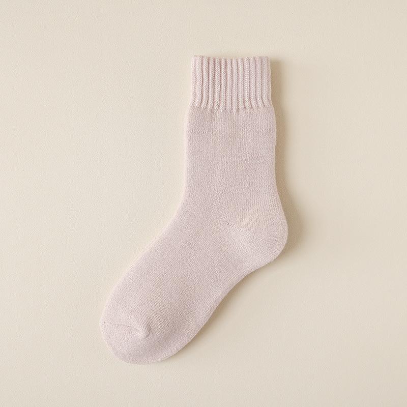 Japanese Style Solid Color Women's Cashmere Mid-Calf Socks - Fleece-Lined, Thickened for Warmth, Perfect for Autumn/Winter.