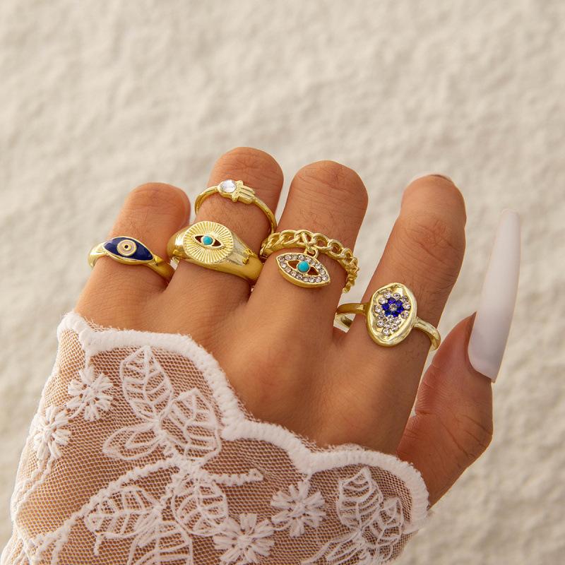 Vintage metal imitation emerald diamond ring set design sense love snake ring set women
