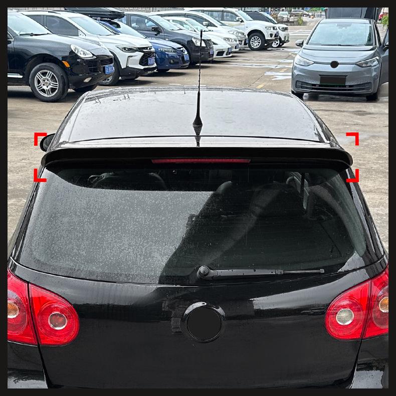 Volkswagen Golf MK5 GTI/R32 Custom Kit: Heckspoiler, Frontlippe, Dachspoiler, Seitenschweller, Heckdiffusor.