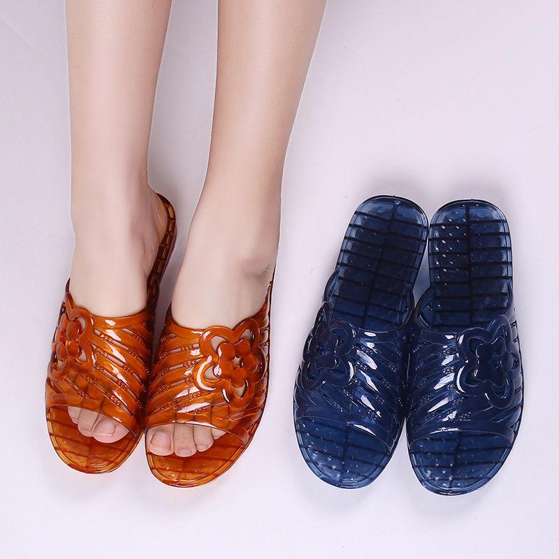 Krištolinio plastiko skaidrios vidurio kulno moteriškos šlepetės moteriškos plius didelės želė spalvos platforminiai sandalai namams vonios kambariui neslystančios