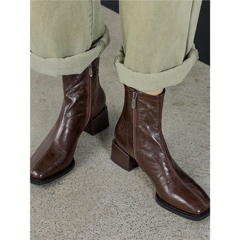 Old money wind thin boots women pointed thin thick heel short boots Martin boots 4.5cm soft leather flat bottom commuting OL short boots