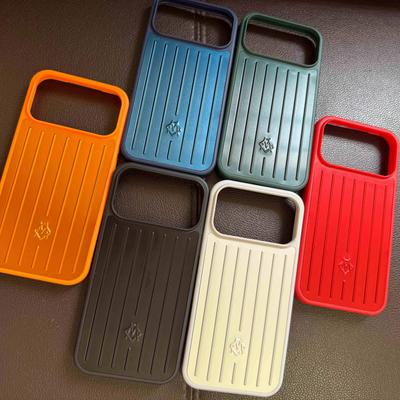 Business Luxury 3D Travellers Luggage Phone Case for IPhone 17 Pro Max 16 15 14 Aluminum Alloy Back Protect Cover with Gift Box Packaging