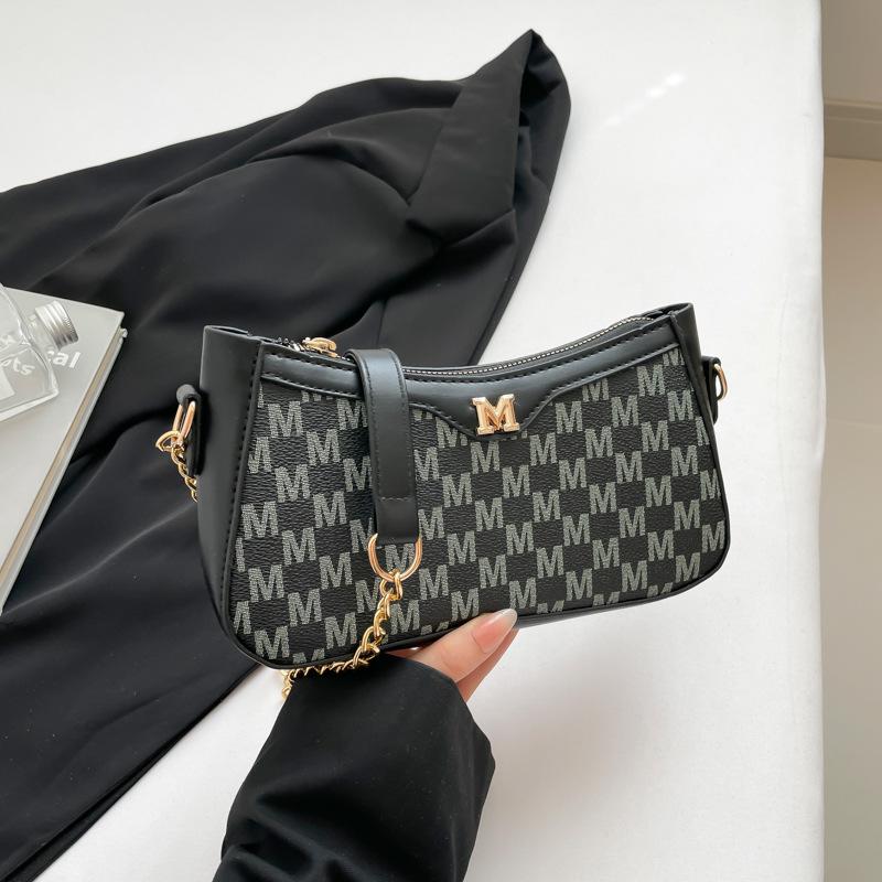 Трансграничная тенденция пресбиопия сумка через плечо женская универсальная сумка подмышкой модная износостойкая маленькая квадратная сумка высокое чувство чёрный 2516₽