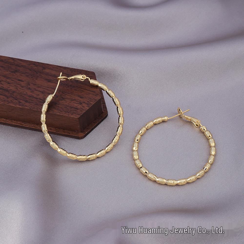 Hong Kong Style Vintage Minimalist Hoop Earrings for Round Face, 2025 Edition