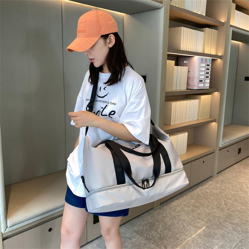 Light and large-capacity fitness bag, nylon travel bag, new men's and women's same fashion sports and leisure bag