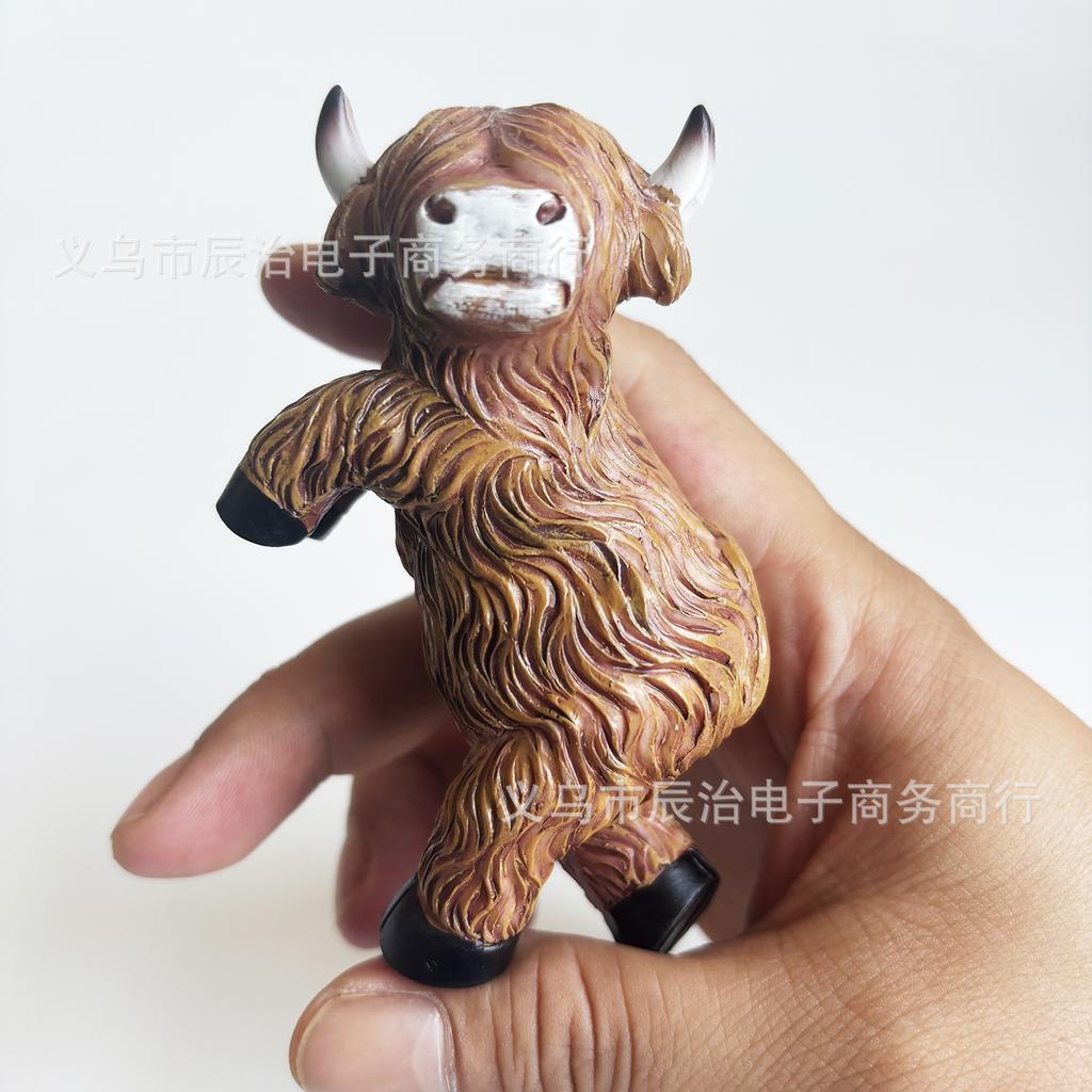 New creative resin highland cow statue pendant home wall decoration highland cow flower pot pendant