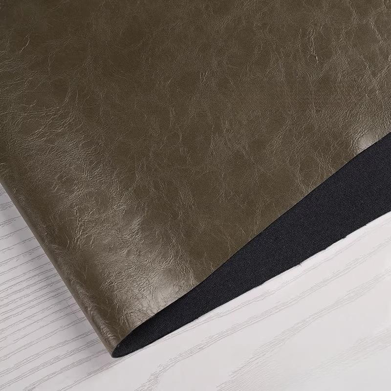 100x138cm PU Deri Kumaş Parlak Yumuşak Deri Yağlı Mumlu Deri Tasarımcı Su Geçirmez Kendin Yap Dikiş Ceket Pantolon Trend Giysiler İçin