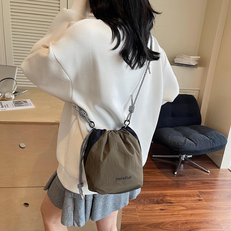 Day Camera Bag Women's Outdoor Lightweight Bundle Bag Portable Storage Bag Casual Photography Bag One Shoulder Messenger Bag