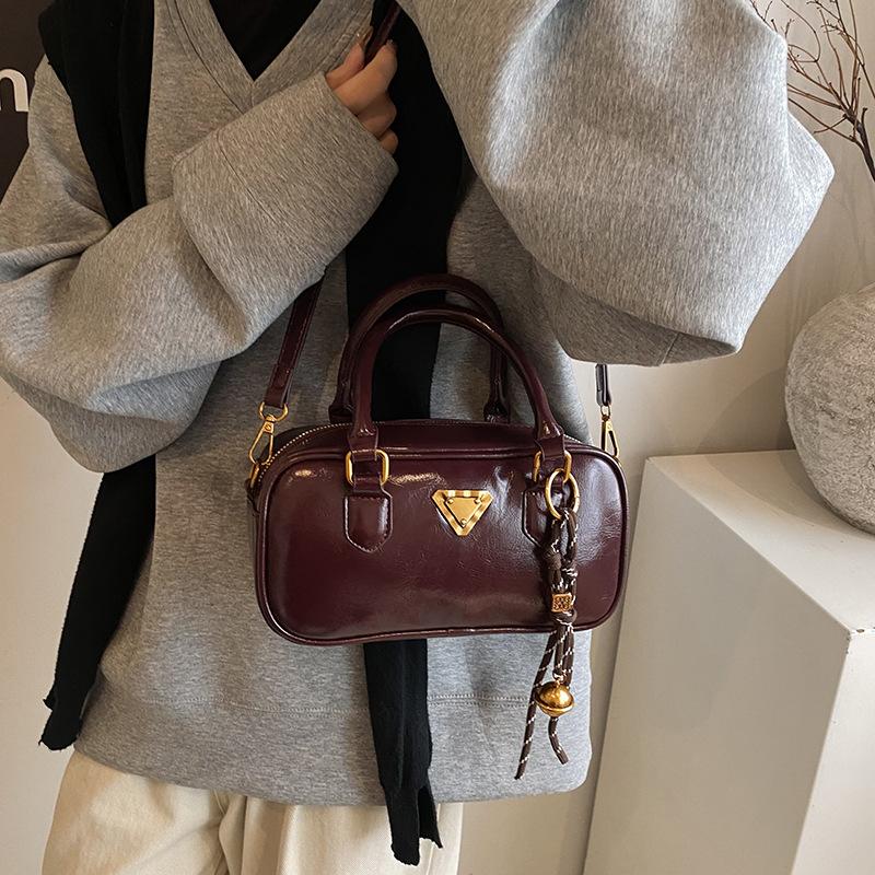 Premium texture small bag women's 2025 autumn and winter new portable pillow bag Boston design commuter messenger bag