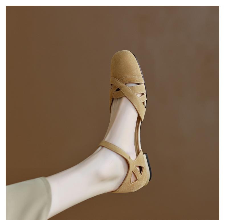 

2025 summer new green French retro thick heel shoes one-word buckle low heel hollow bag head sandals women s shoes 40 абрикосовий