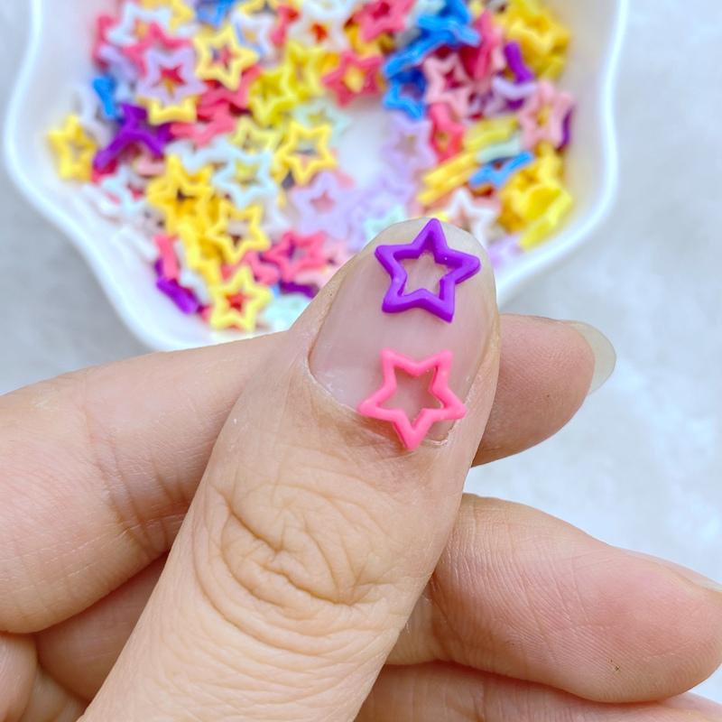 100 Stück neue, niedliche 8 mm Mini-Macaron-Sterne aus Kunstharz mit flacher Rückseite, Maniküre-Verzierungen für Haarschleifen und Accessoires
