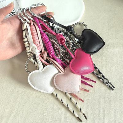 Přívěsek na tašku Tvar srdce Imitace kůže Klíčenka Živá barva Dekorace na tašku Přívěsek Příslušenství na klíče od auta