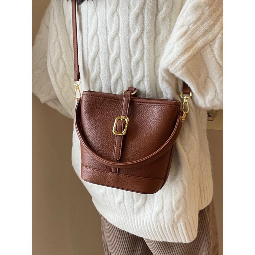 Soft Leather Small Handbags for Women Retro Solid Color Zipper Design Lady Bucket Bags Fashion Versatile Crossbody Bag