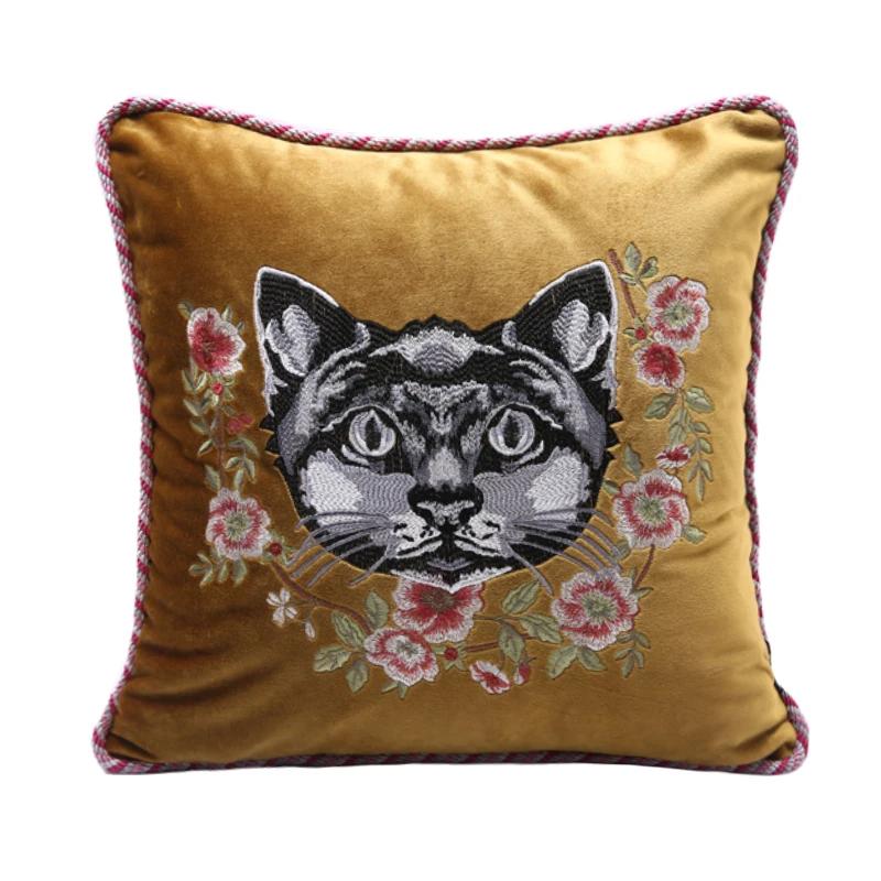 Medicci Home Vintage Cushion Cover Red Wine Velvet Plant Animals Honeybee Embroidery Throw Pillow Case Luxury Living Room Decor