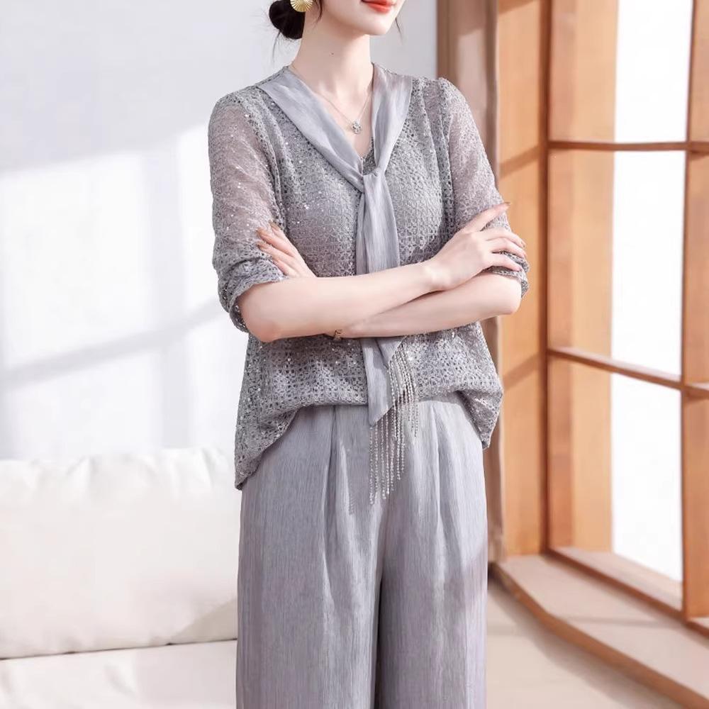 Elegant Spring Suit: Stylish and Loose Two-Piece Set for Middle-Aged Women, Perfect Gift for Mother's Day