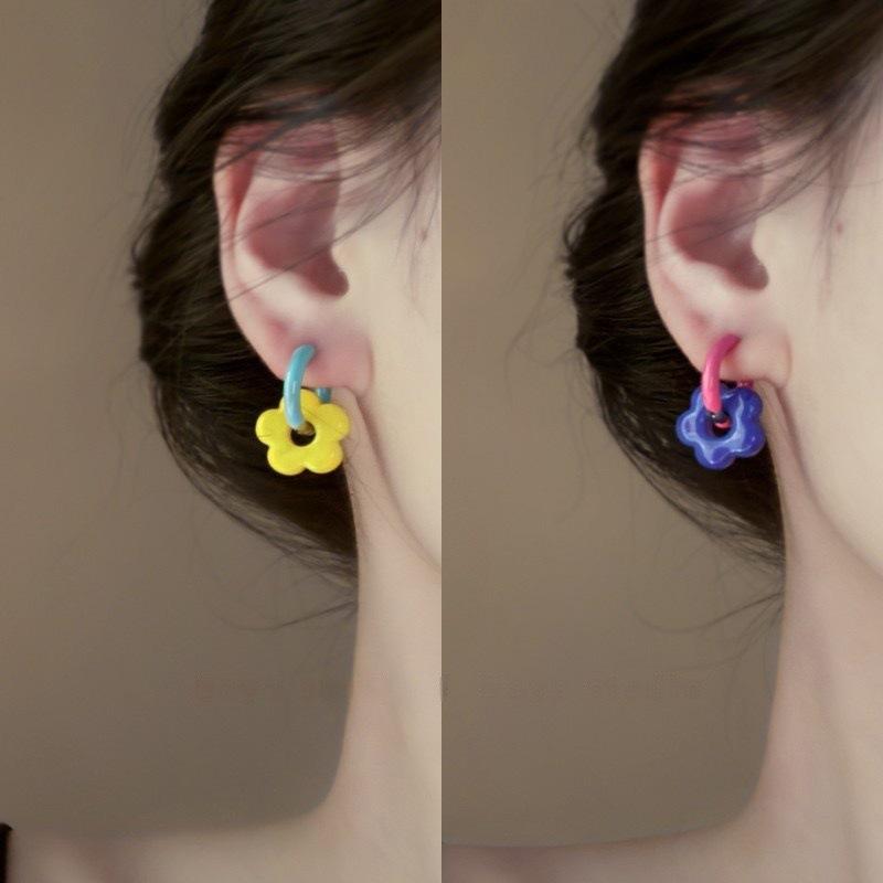 

Creative Design Fashion Multicolour Contrast Dissymmetry Hoop Earrings for Women Cute Charm Summer Korea Earring Jewelry Gift