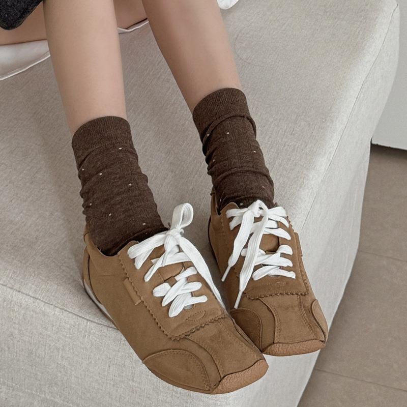 Chaussettes mi-mollet d'automne et d'hiver pour femmes à pois chaussettes pour femmes chaussettes en pile sans couture chaussettes en coton