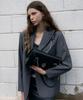 Leathery Messenger Chain Shoulder Bag [Black]
