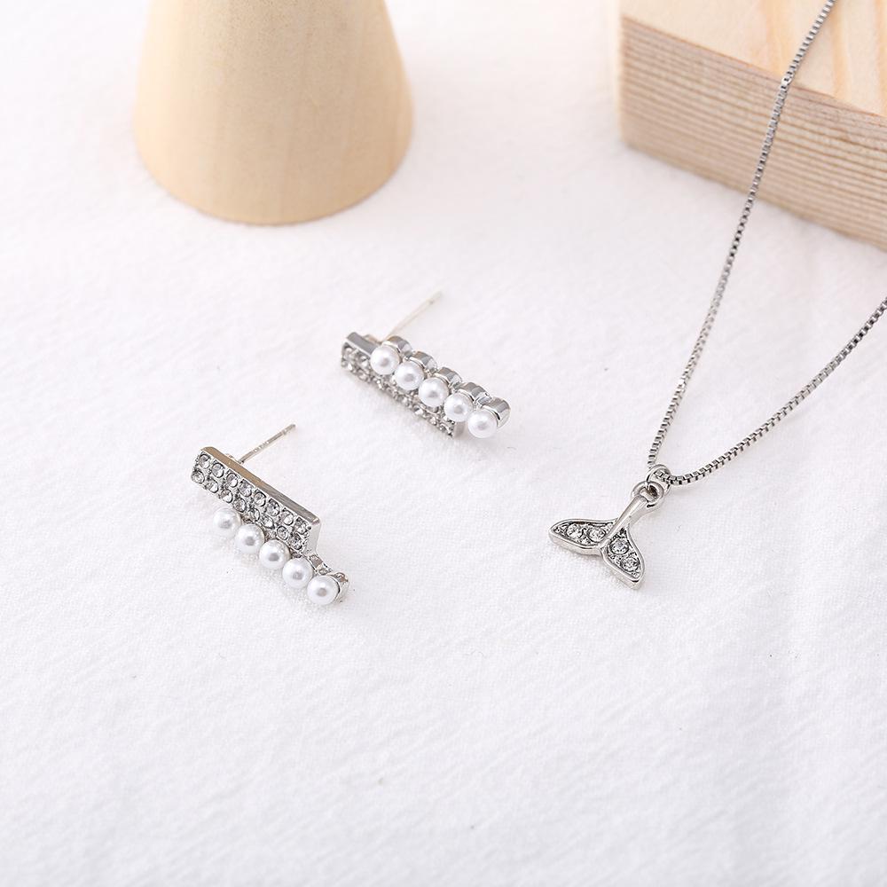 

Korean Dongdaemun Inlaid Diamond Slim Face Earrings with s925 Pearls