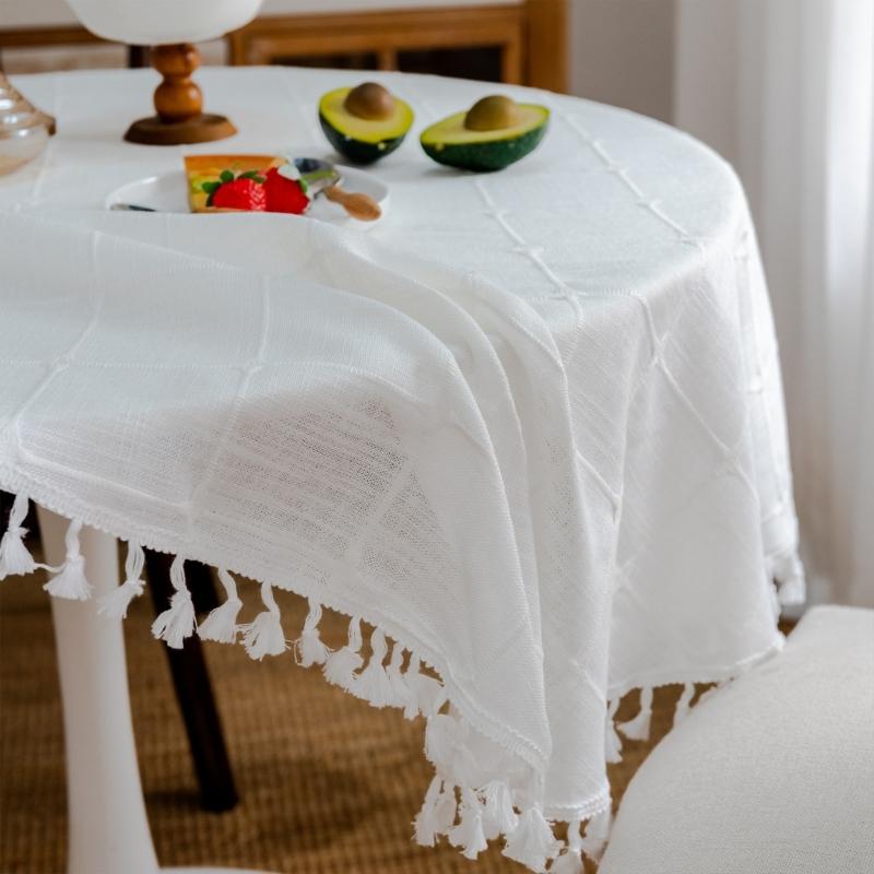 Simple Round Tablecloth Polyester Cotton Blend Against Slip Design Multiple Dyes For Various Uses