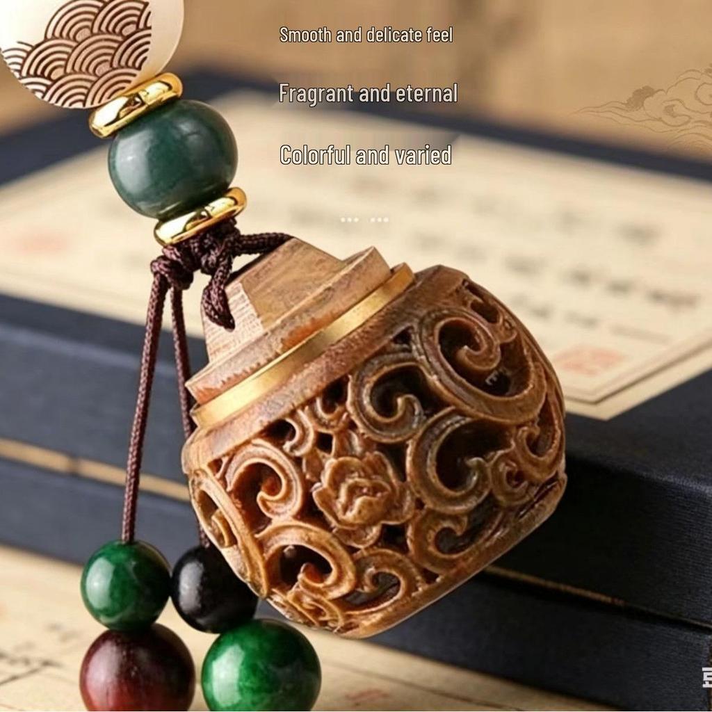 Green Sandalwood Sachet Ball: Ancient-Style Aromatherapy Pendant & Mobile Phone Lanyard with Opening Feature.