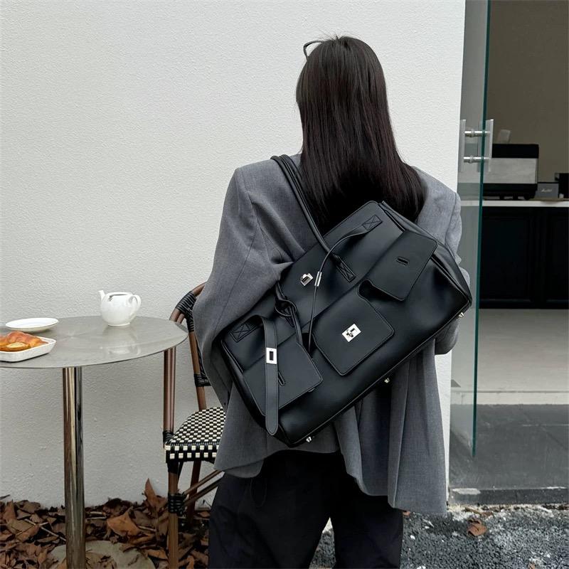 Bolso de Cuero de Alta Calidad para Mujer Genial Motocicleta Hebilla Cuadrada Platino Simple Versátil Gran Capacidad Viaje Bolso de Hombro